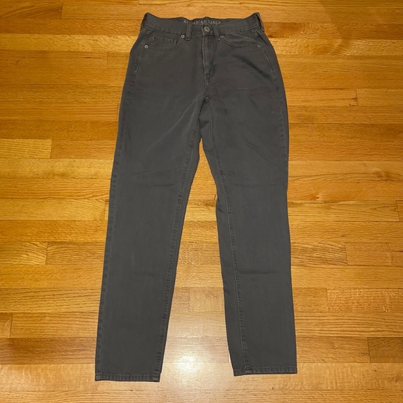 American Eagle Outfitters Denim - Gray American Eagle Mom Jeans Size 2 Long